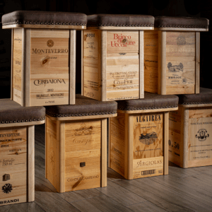 Sitzhocker: Unterteil mit Weinbranding
